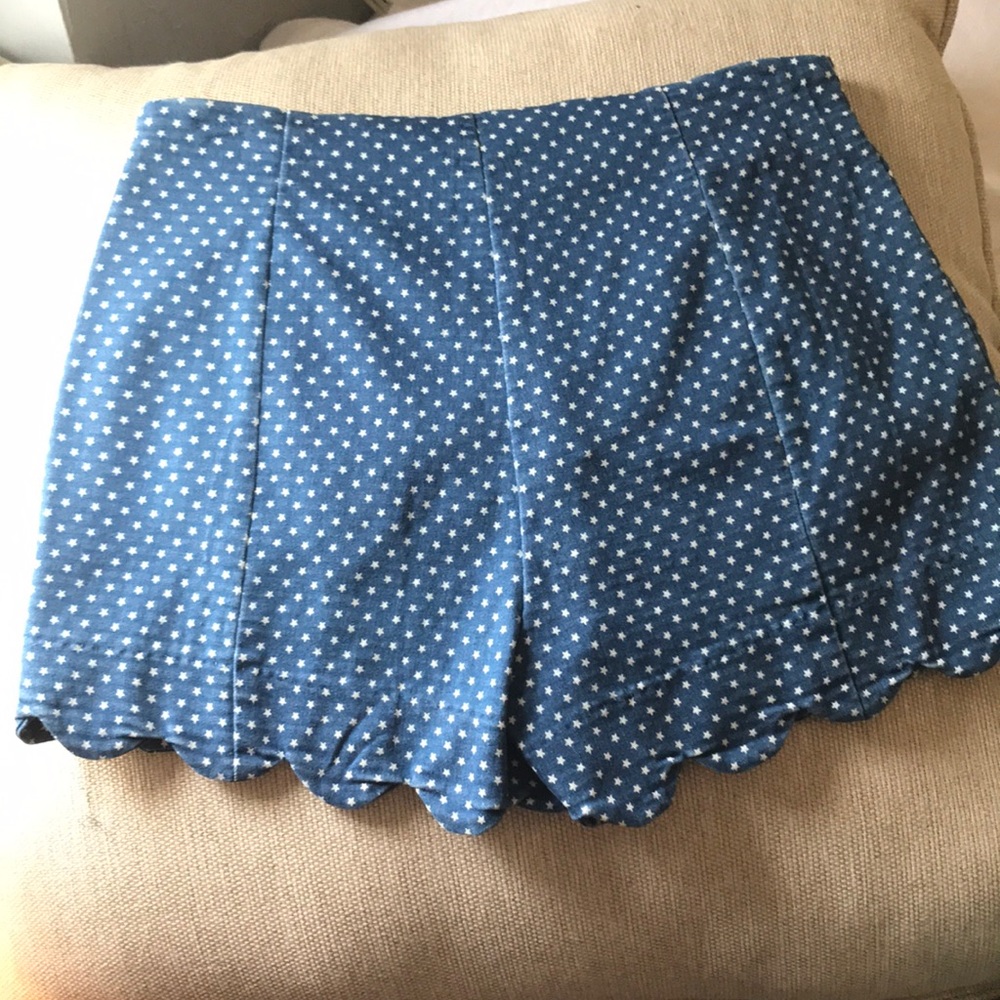 Star Print Denim Shorts - Picture 4 of 6